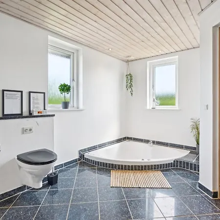 Hakan - 900m From The Sea By Interhome *